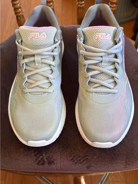 FILA Women's Light Gray and Pink Mesh Tennis Shoes